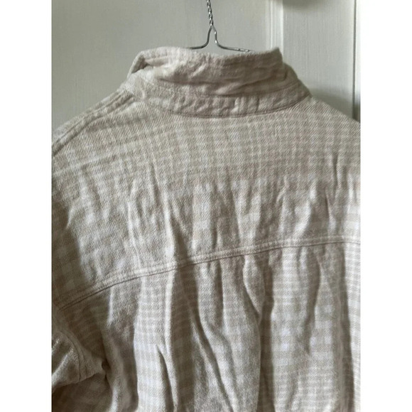 Hollister Women’s size small plaid button down shirt - Picture 7 of 7